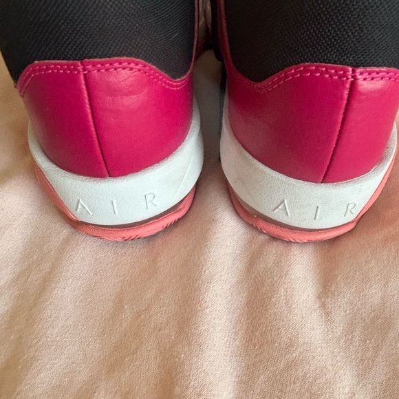Jordan Athletic Shoes Black and Pink - Picture 5 of 5